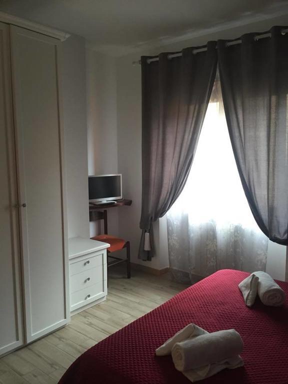 Carillon Apartamento Civitavecchia Quarto foto